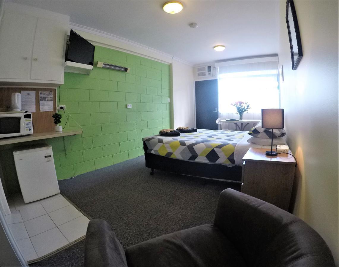 Turn-In Motel Γουόρναμπουλ Εξωτερικό φωτογραφία