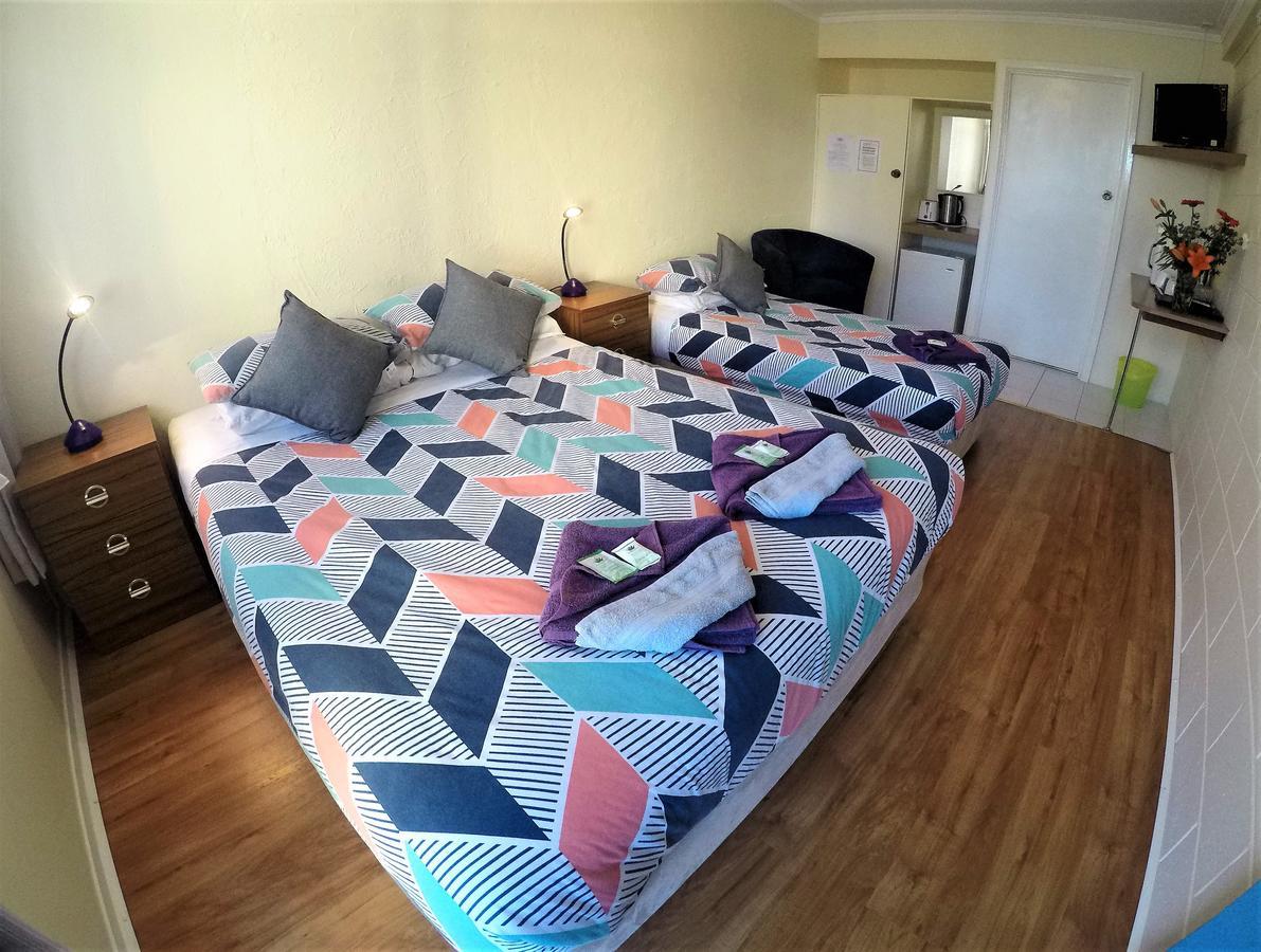 Turn-In Motel Γουόρναμπουλ Εξωτερικό φωτογραφία