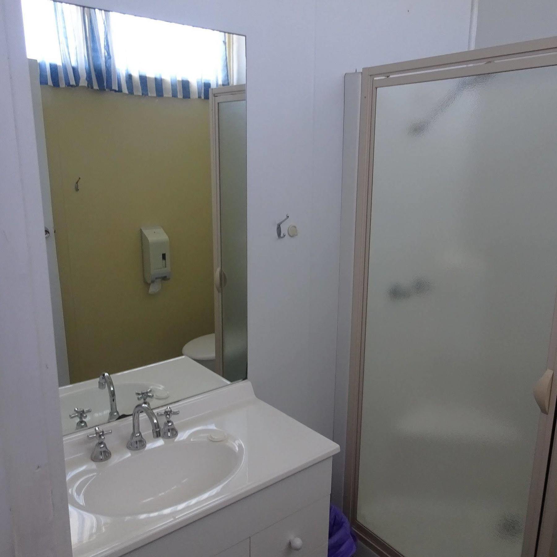 Turn-In Motel Γουόρναμπουλ Εξωτερικό φωτογραφία