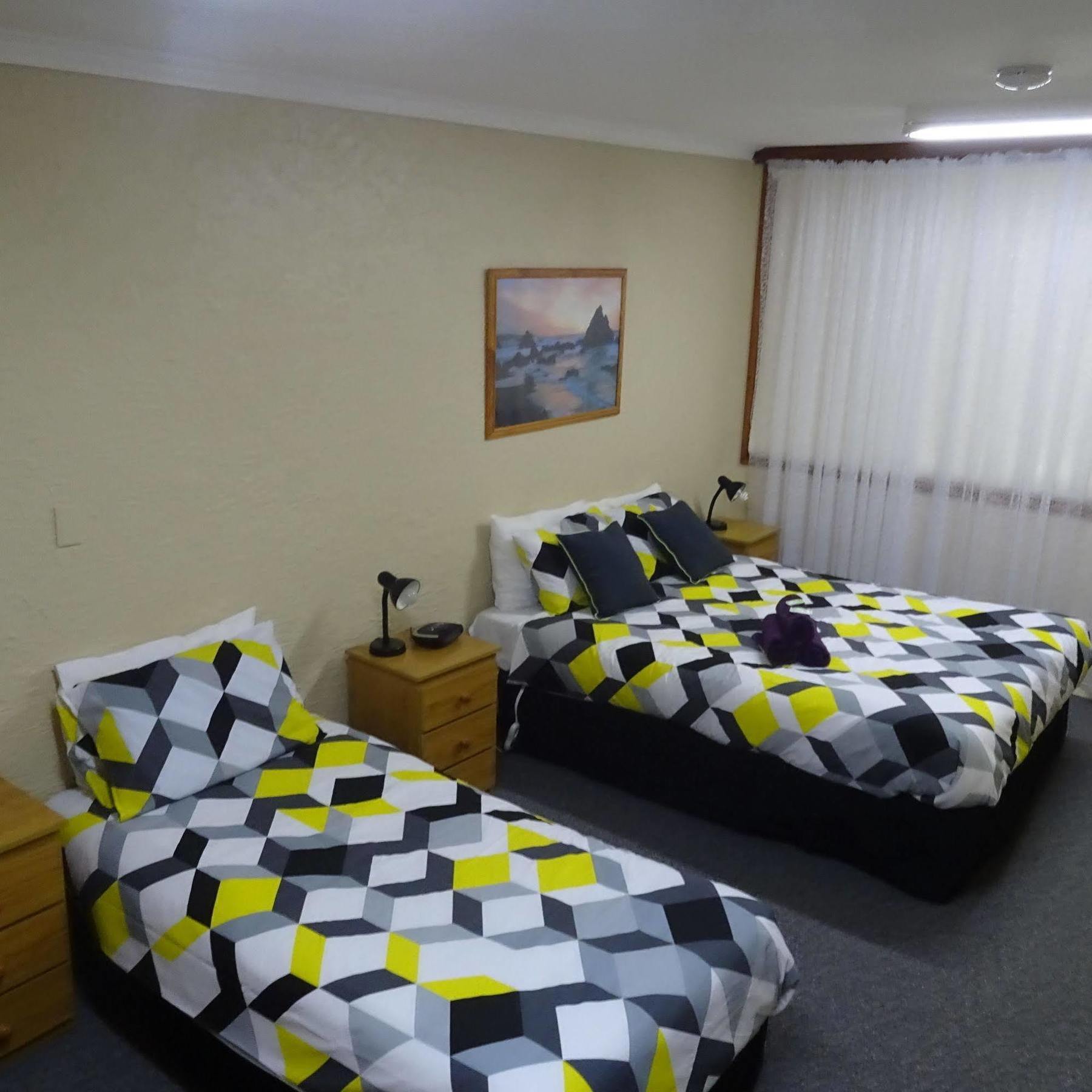 Turn-In Motel Γουόρναμπουλ Εξωτερικό φωτογραφία